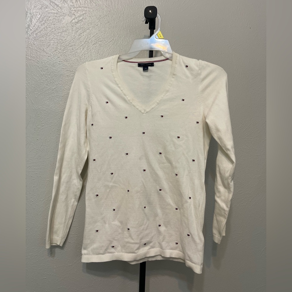 Tommy Hilfiger Women's V-Neck Cream Sweater